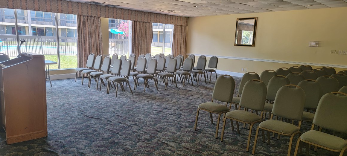 meeting-area-at-ramada-hotel-nj