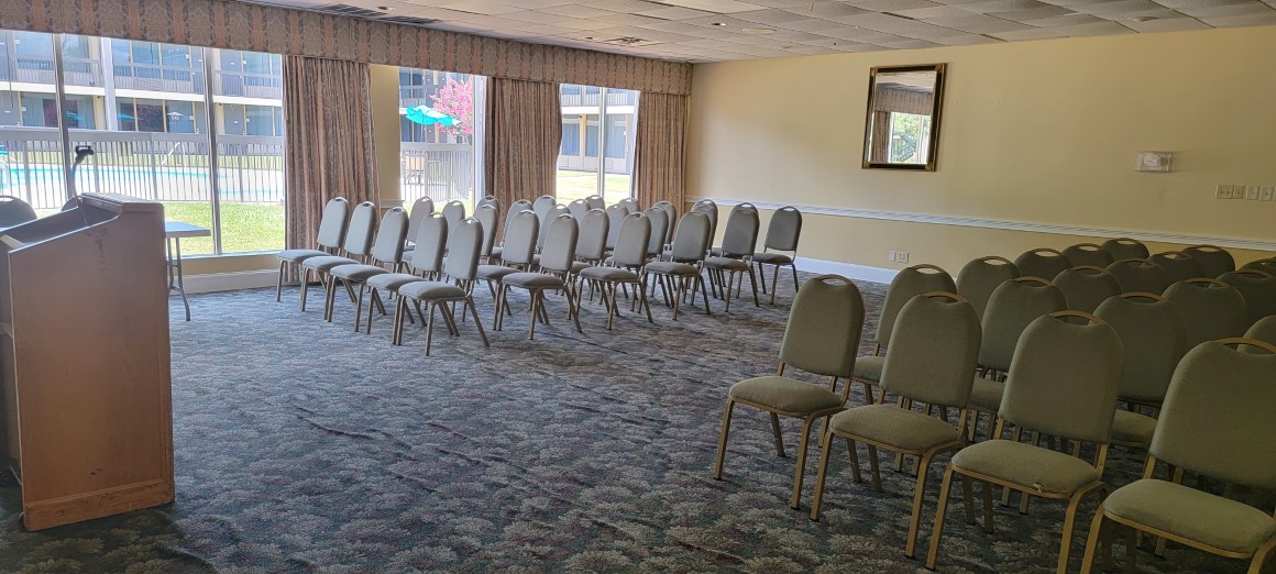 meeting-area-at-ramada-hotel-nj