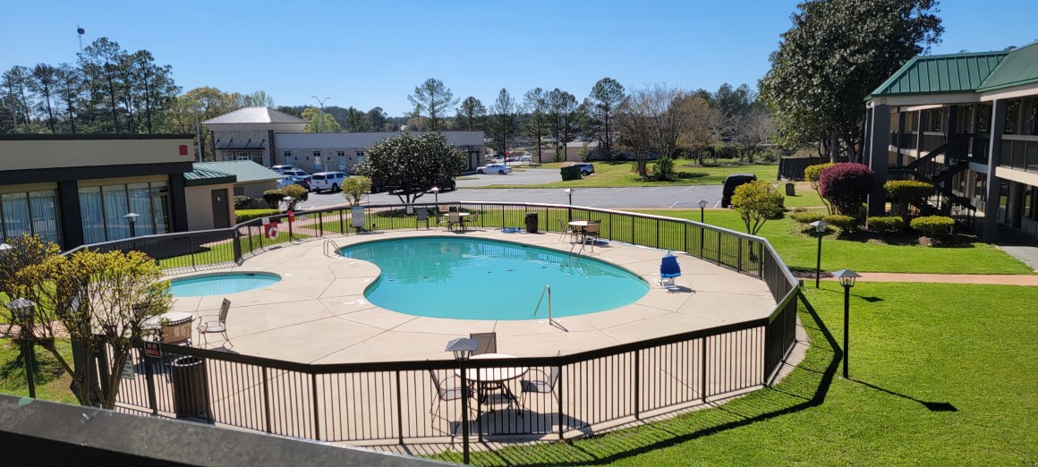 outdoor-pool